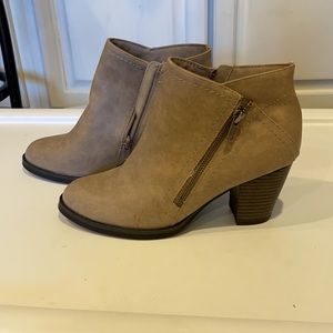 Sugar light brown size 8 zipper heeled boots